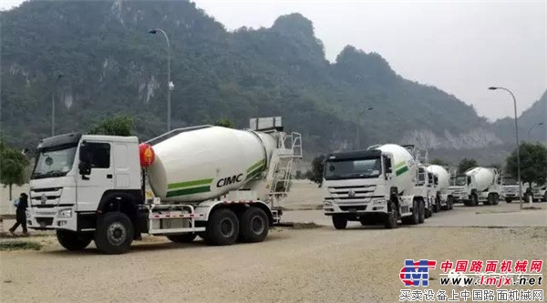凌宇刮起海外風(fēng)，20臺(tái)攪拌車“涌向”東南亞