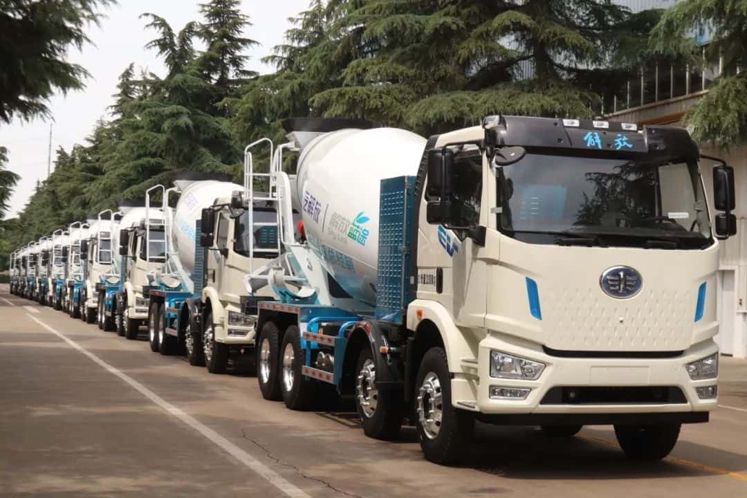 中集車輛新能源攪拌車，硬核助力西南地區(qū)重點工程建設(shè)