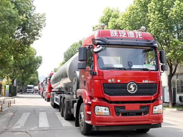 疫情之下，海外客戶線上訂車，20臺(tái)凌宇罐車批量交付！