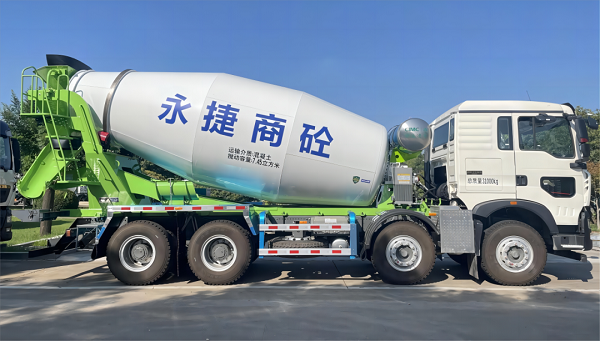 【發(fā)車新聞】重汽&凌宇攪拌車交付客戶！